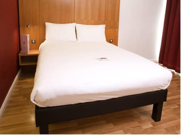 Hotel Ibis Swansea Esterno foto
