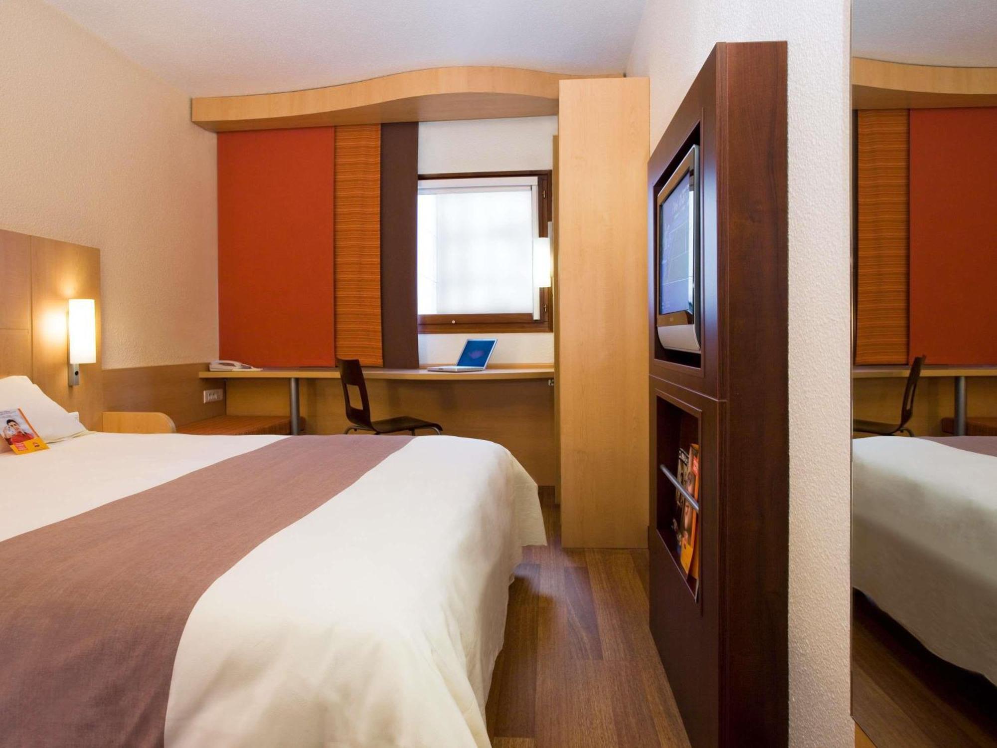 Hotel Ibis Swansea Esterno foto