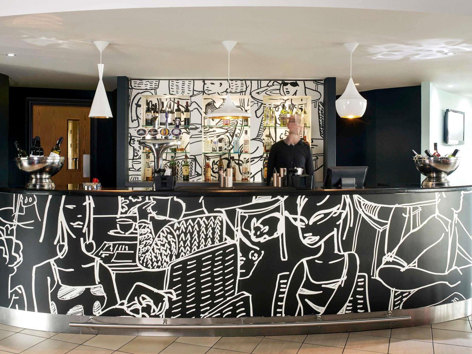 Hotel Ibis Swansea Esterno foto