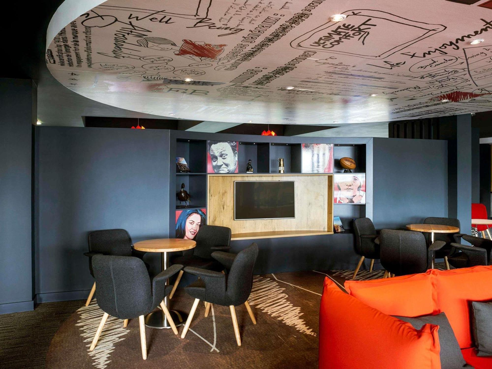 Hotel Ibis Swansea Esterno foto