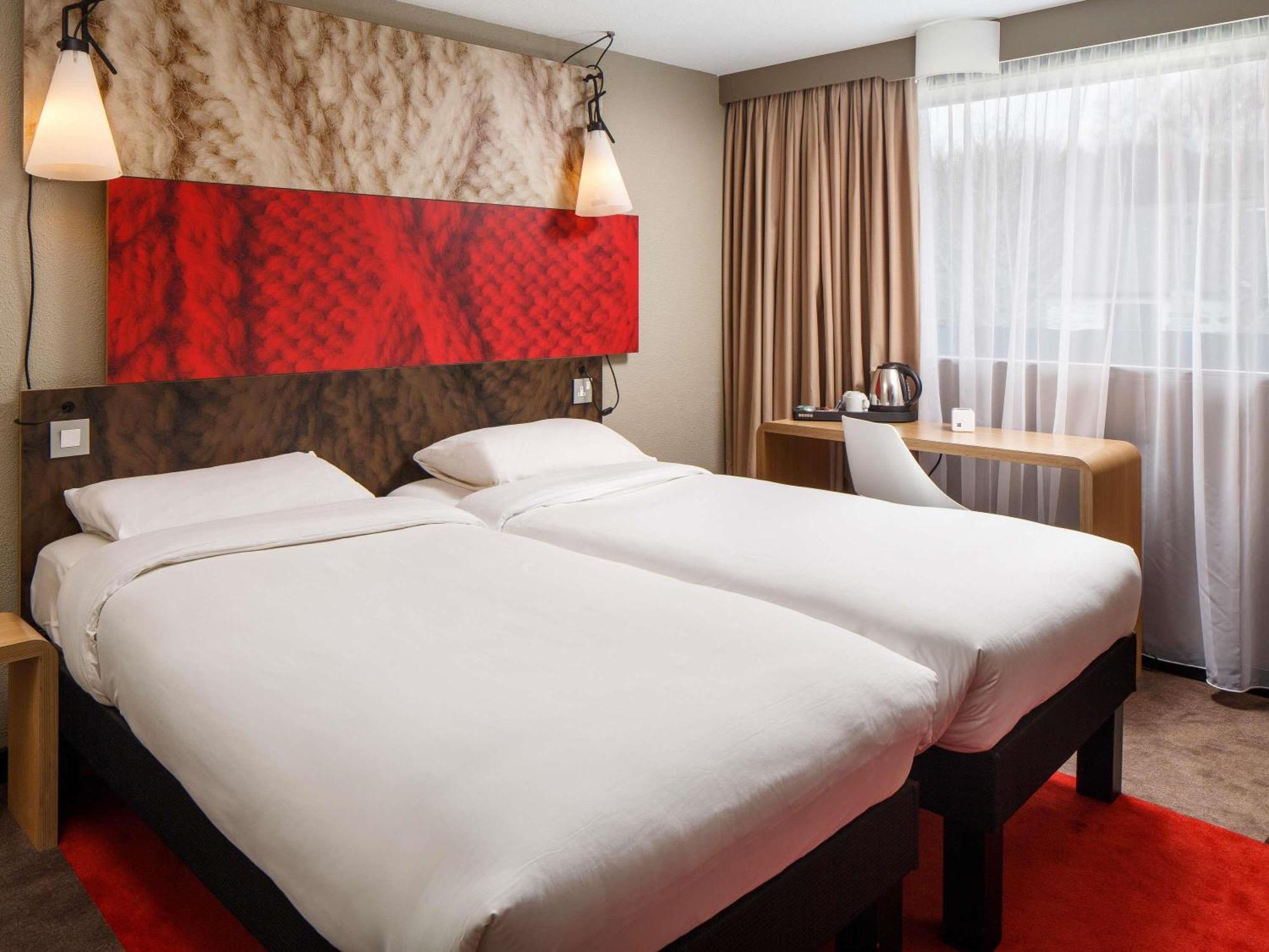 Hotel Ibis Swansea Esterno foto