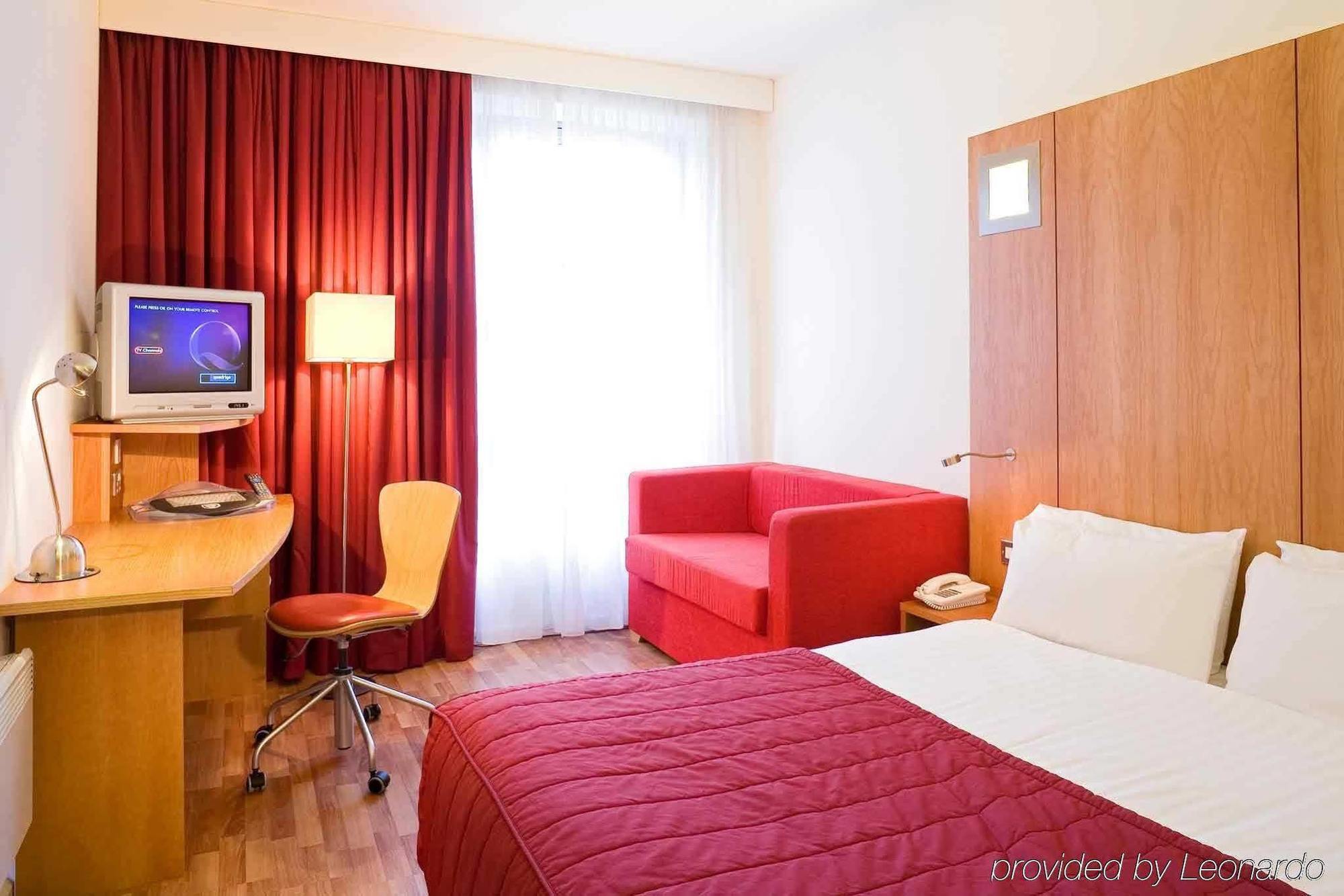 Hotel Ibis Swansea Esterno foto