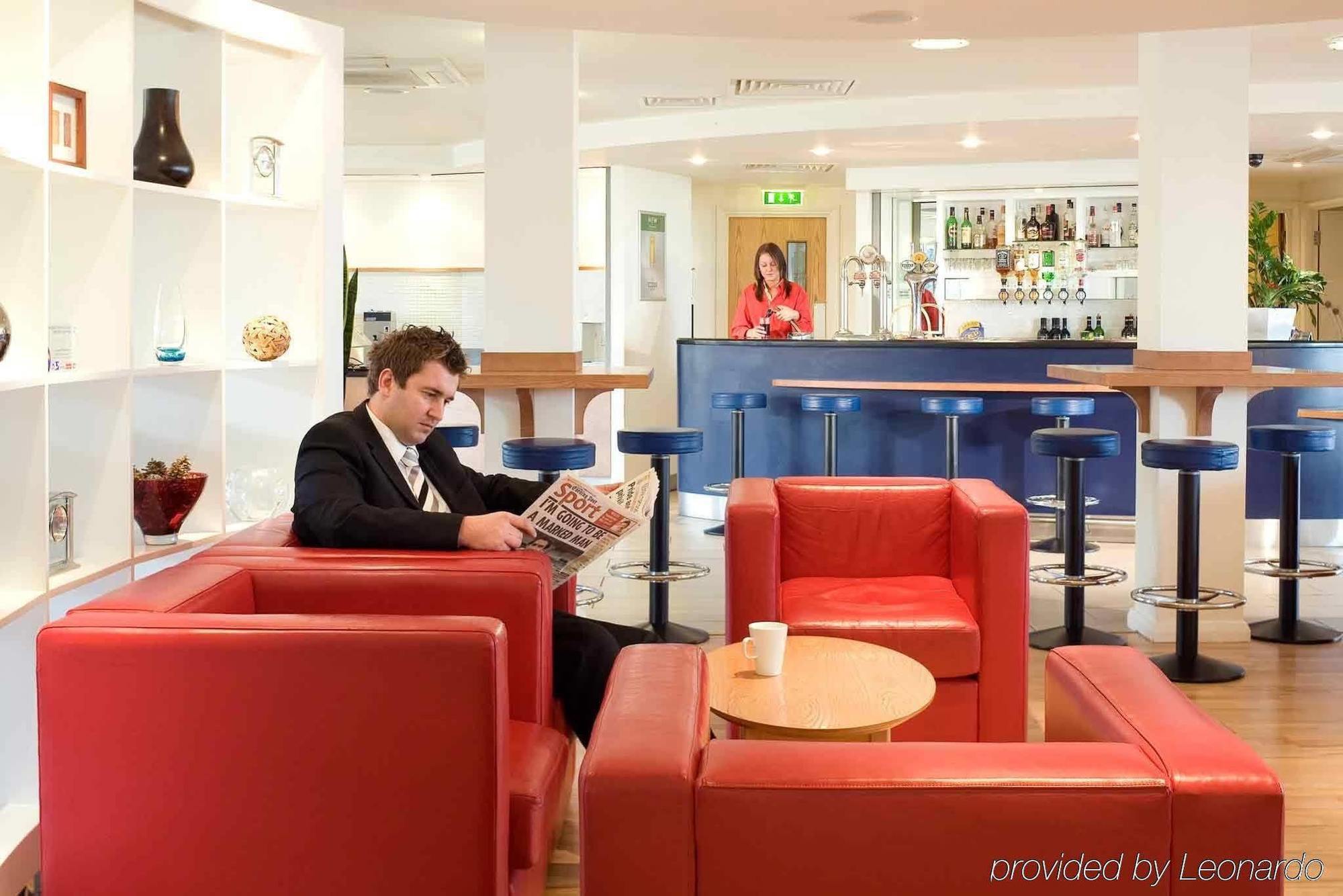 Hotel Ibis Swansea Esterno foto
